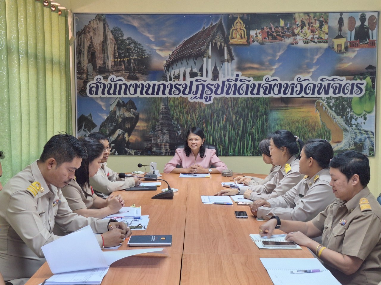 title - หัวหน้าผู้ตรวจราชการ ส.ป.ก. ประชุมตรวจราชการและติดตามความก้าวหน้าผลการดำเนินงานตามแผนการตรวจราชการของผู้ตรวจราชการ ส.ป.ก. ประจำปีงบประมาณ พ.ศ. 2568 รอบที่ 2 เขตตรวจราชการที่ 18 จังหวัดพิจิตร